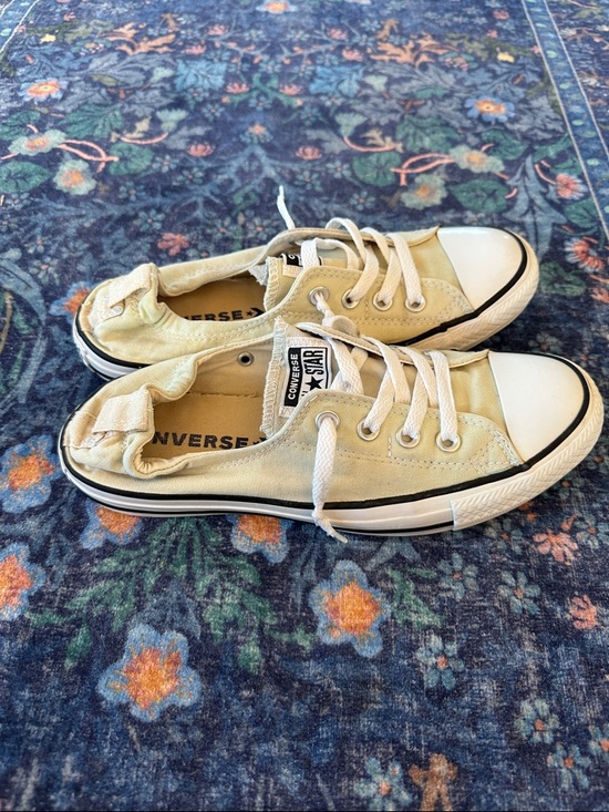 Converse Low Top Sneakers in gray/cream and Black Trim size 9 - Picture 3 of 8